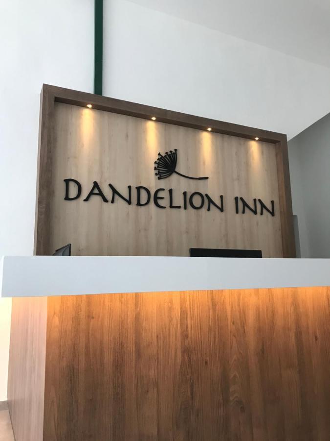 Dandelion Inn Симпанг Пулай Экстерьер фото